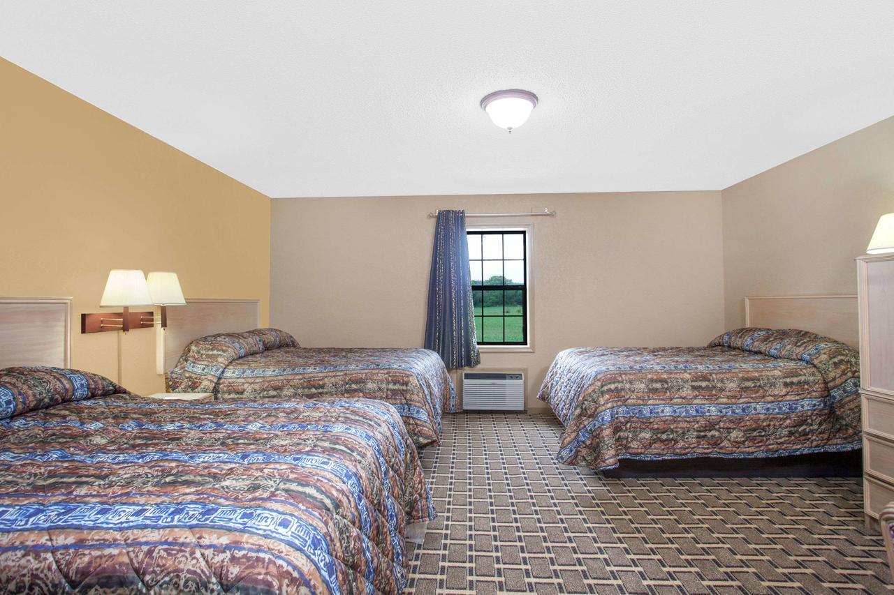 Knights Inn Wildersville Luaran gambar